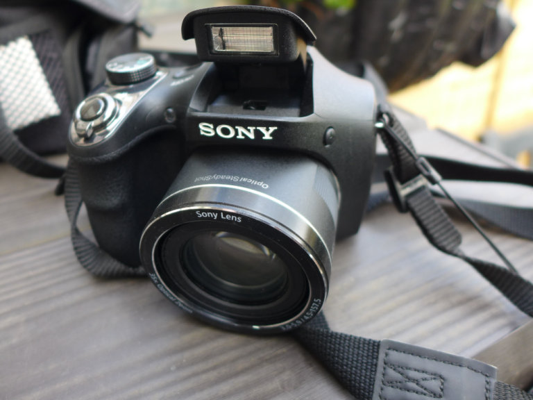 Sony H300 20mp 35x zoom bridge camera