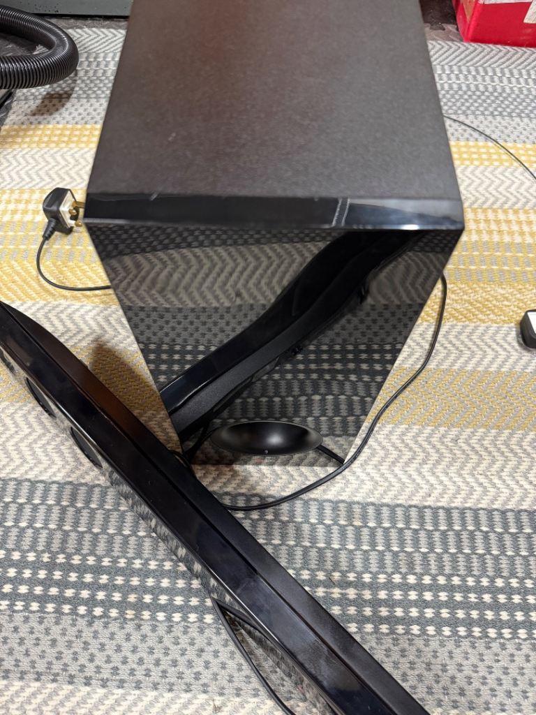 LG soundbar and subwoofer