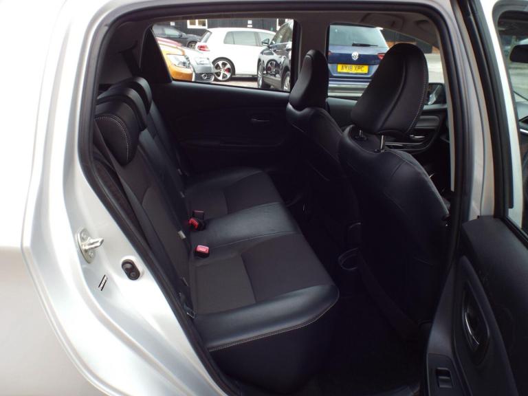  Toyota Yaris 1.33 Dual VVT-i Excel Euro 5 5dr Euro 5 Petrol Manual