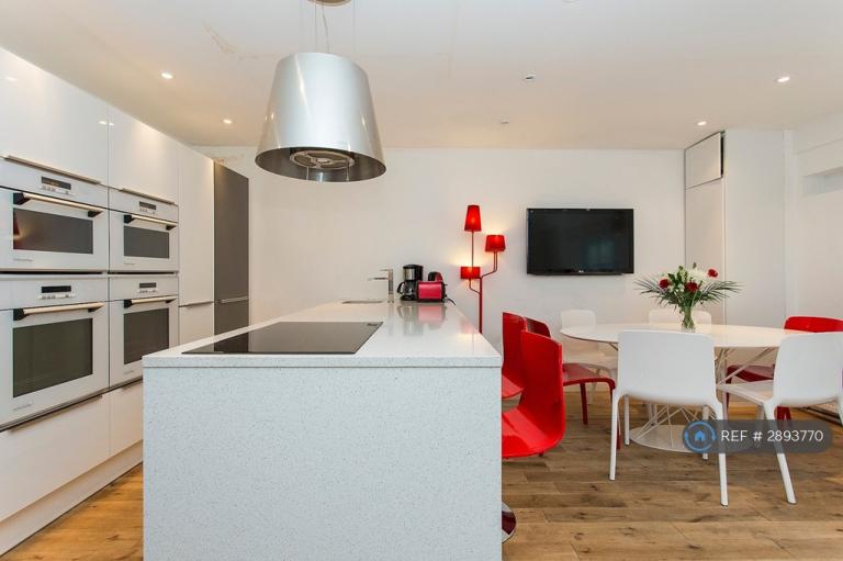 3 bedroom house in Huntsworth Mews, London, NW1 (3 bed) (#2893770)