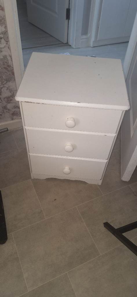 Small White 3-Drawer Chest of Drawers – Fair Condition