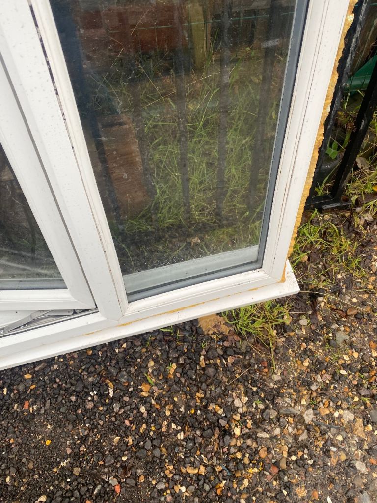 UPVC WINDOW WITH SILL £75 