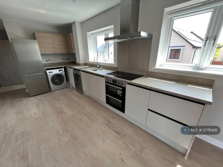 3 bedroom flat in Hutchings Drive, Exeter, EX1 (3 bed) (#2776426)