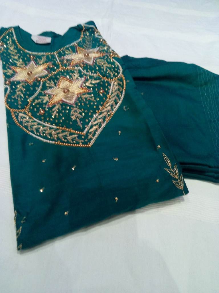 Salwar kameez suit in silk 