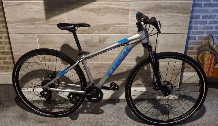 TREK MARLIN 29ER WITH DISC BRAKES SIZE SMALL £120