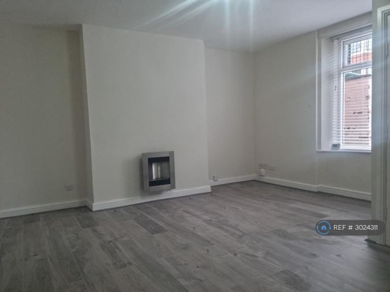 1 bedroom flat in Cleveland Terrace, Darlington, DL3 (1 bed) (#3024311)
