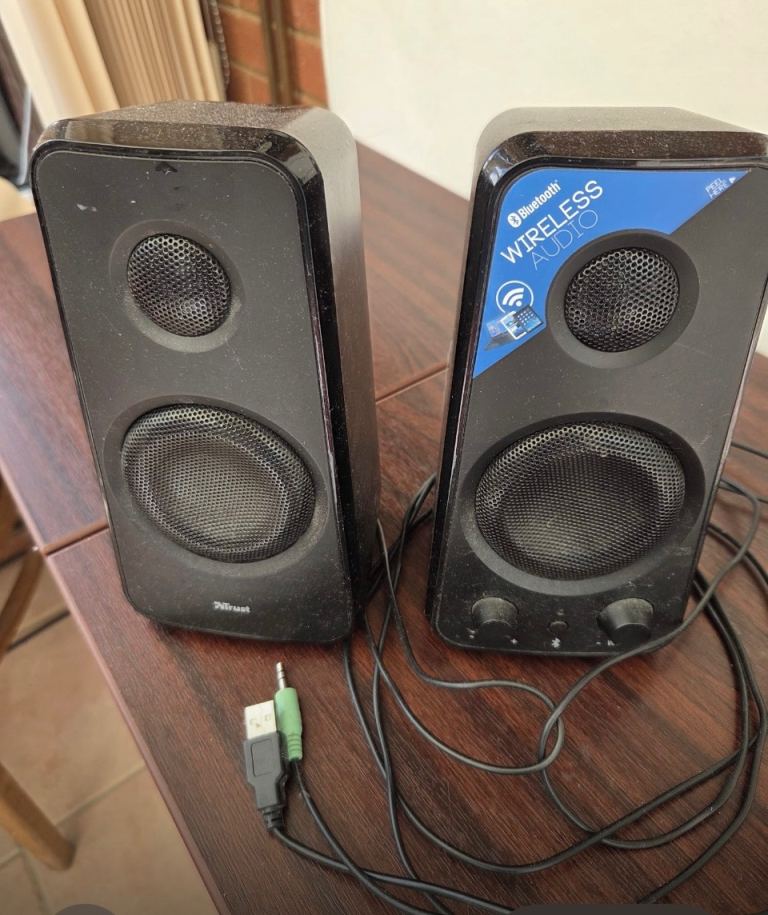 Trust Bluetooth Wireless Speakers - Good Condition