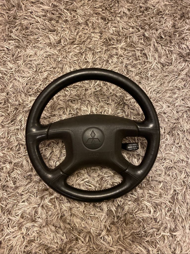 mitsubishi shogun steering wheel leather black MR510985 pre owned 