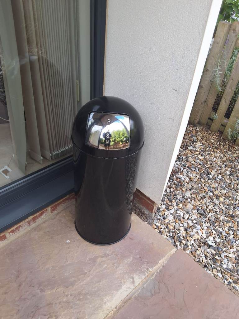 Black kitchen bin