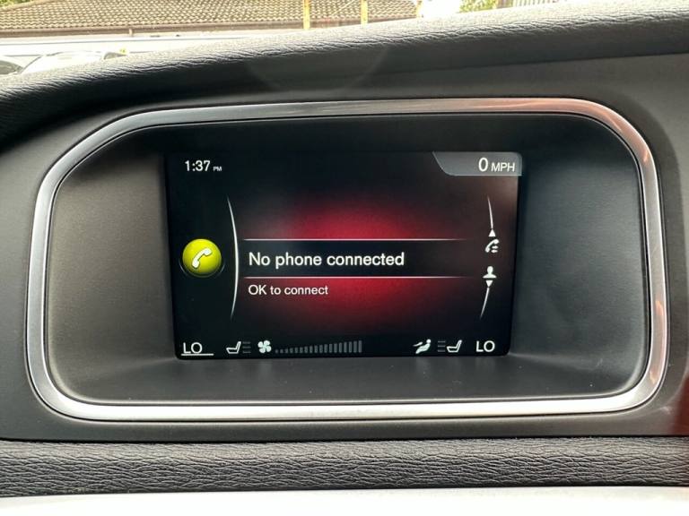 2016 Volvo V40 2.0 D2 R-Design Nav Hatchback 5dr Diesel Manual Euro 6 (s/s) (120 ps) Hatchback Di...