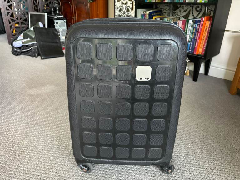 Tripp Cabin Suitcase on 4 Spinner Wheels Black 54x37x19 cm - broken handle