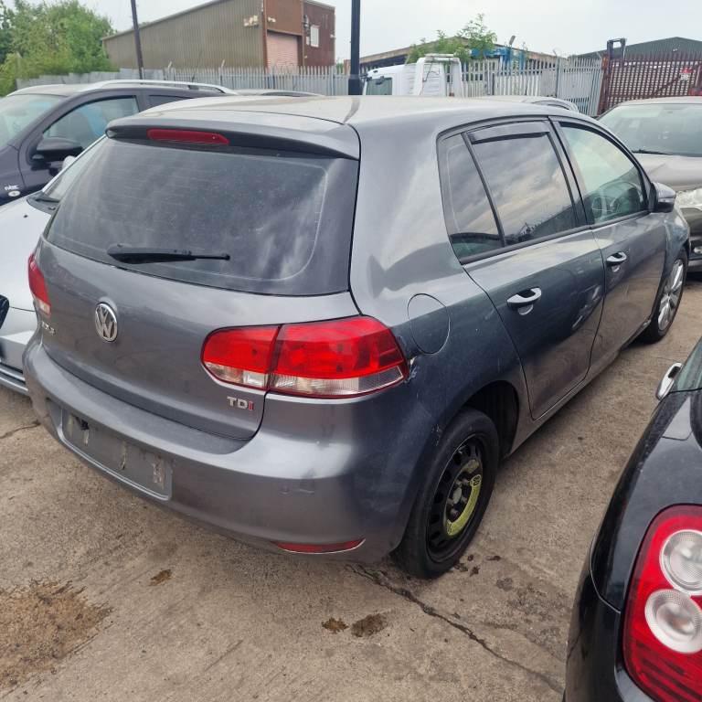 Breaking spare parts vw golf mk6 grey 