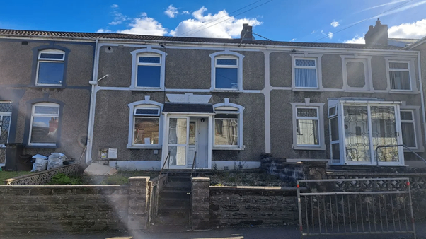 3 Bed Terrace House Brynamman £800pcm