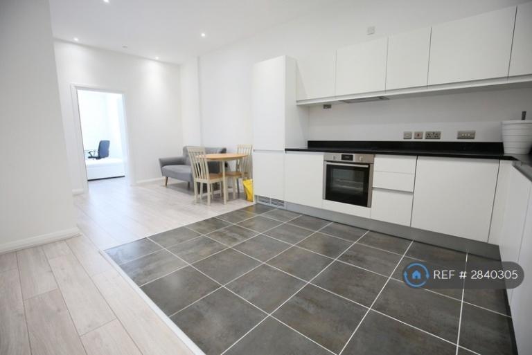 2 bedroom flat in The Co-Operative Building, Coventry, CV1 (2 bed) (#2840305)