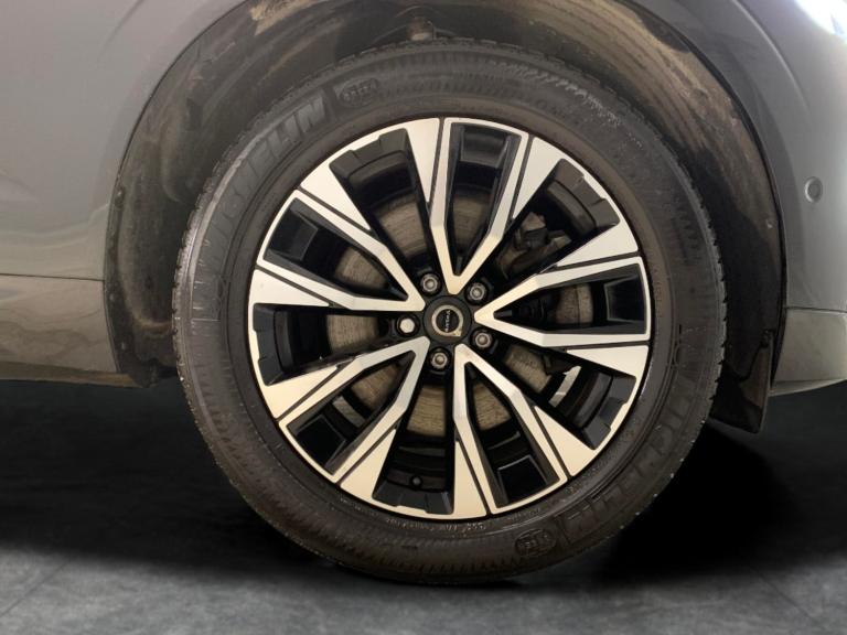 2022 Volvo XC60 2.0 B5P Plus Dark 5dr AWD Geartronic ESTATE PETROL Automatic