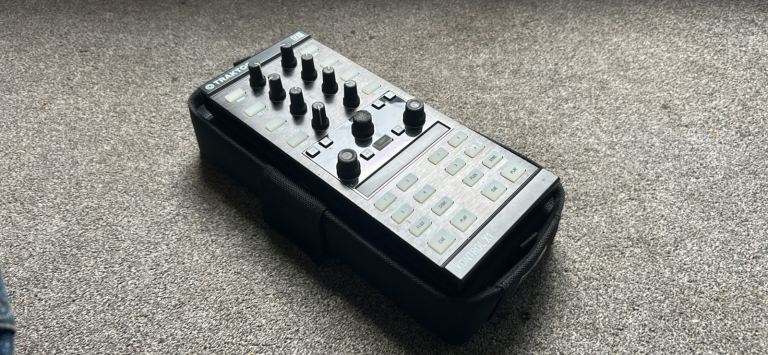 Traktor Kontrol X1 Mk2 with Case