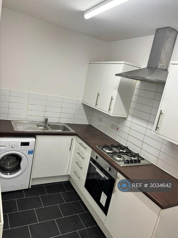 2 bedroom flat in Castle Street, Paisley, PA1 (2 bed) (#3034642)