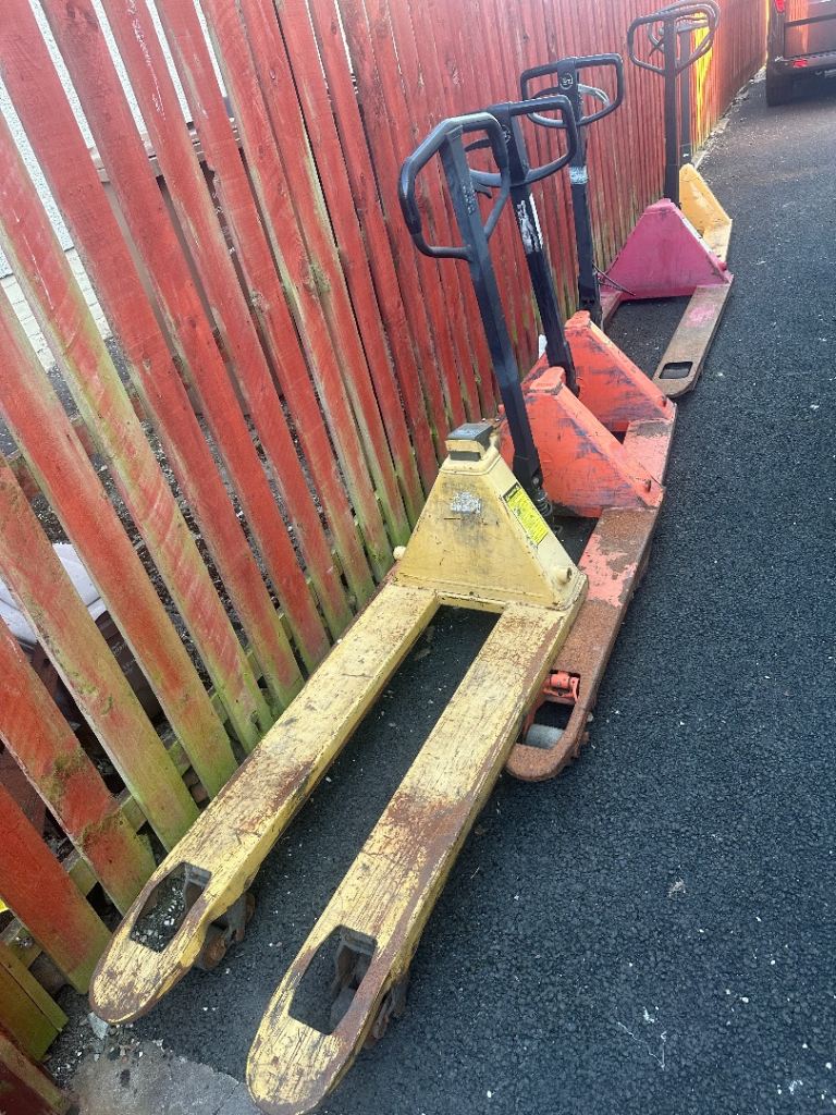 5 x manual pump truck pallet trucks BT Toyota Jungheinrich