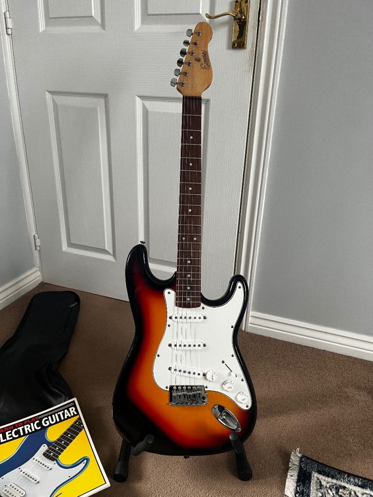 Encore full-sized electric guitar sunburst