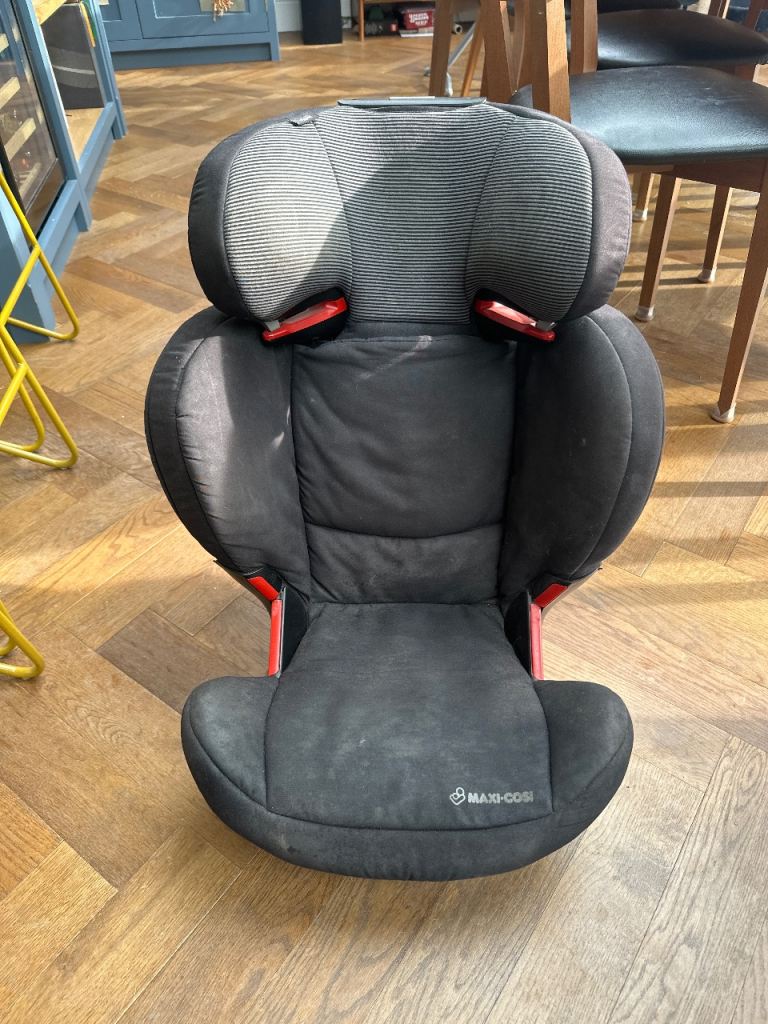 Maxi Cosi Rodifix infant car / booster seat - free