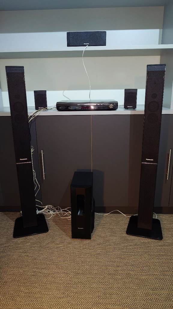 Panasonic SA-PT550 DVD / CD / FM Radio Home Theatre Sound System - Black