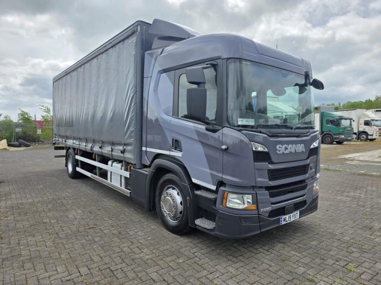 2019 Scania P280 4X2 with 25.5ft body
