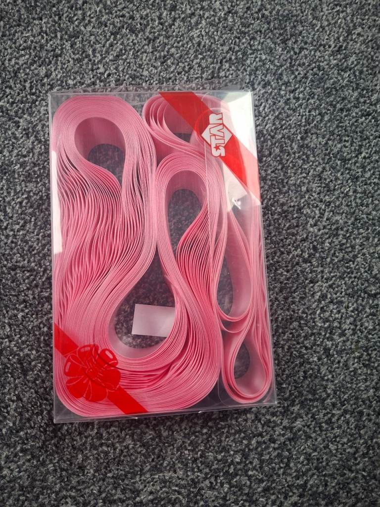 Pull bows for hampers