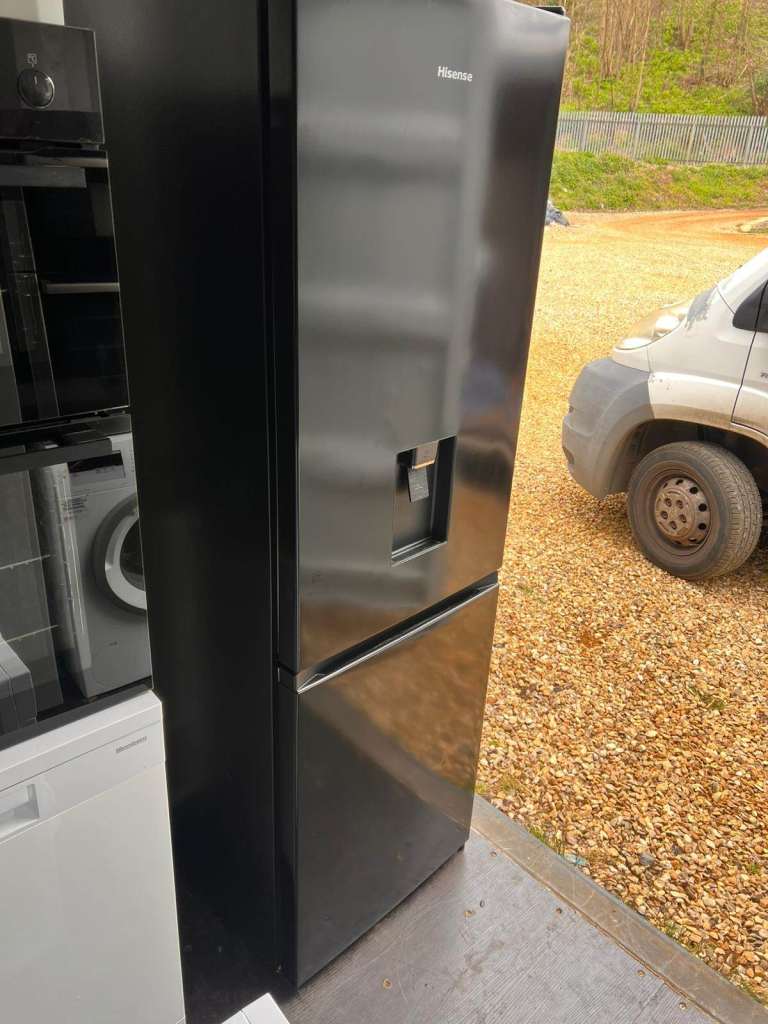 Fridge Freezer 70/30 - Hisense (Delivery Available) Product ID:635