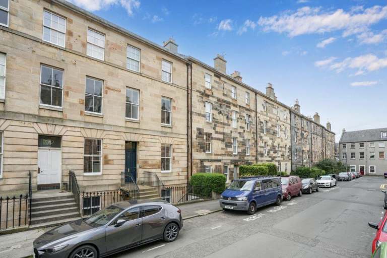 1 bedroom flat in West Newington Place, Newington, Edinburgh, EH9 1QT