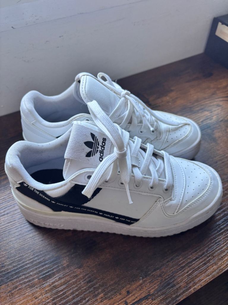 Adidas trainers size 6