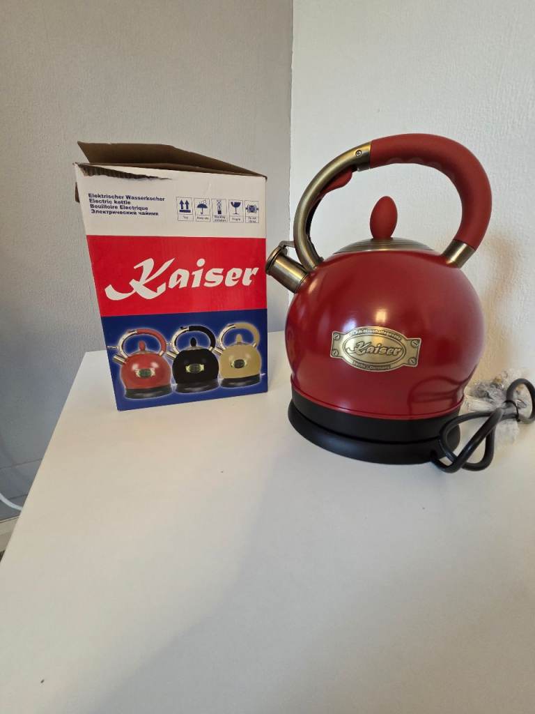 Kaiser Red Retro Dome Kettle with Box