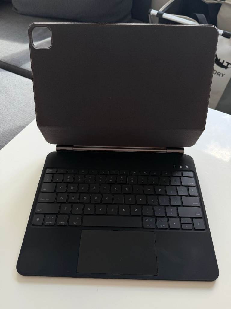 Keyboard Case with Trackpad for iPad Pro 12.9", black, like new