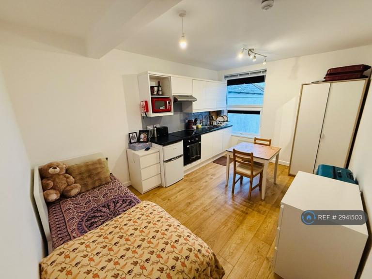 1 bedroom in Bay View Terrace, Newquay, TR7 (#2941503)