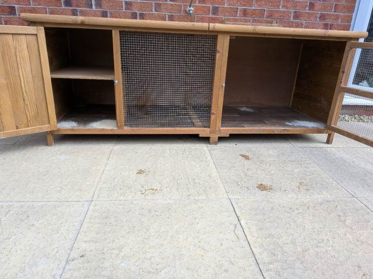 Pets at Home 6ft Rabbit Hutch