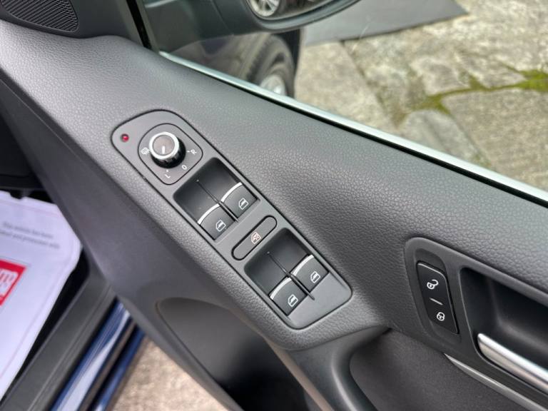 2014 Volkswagen Tiguan 2.0 TDI BlueMotion Tech Match SUV 5dr Diesel Manual 2WD Euro 5 (s/s) (140 ...