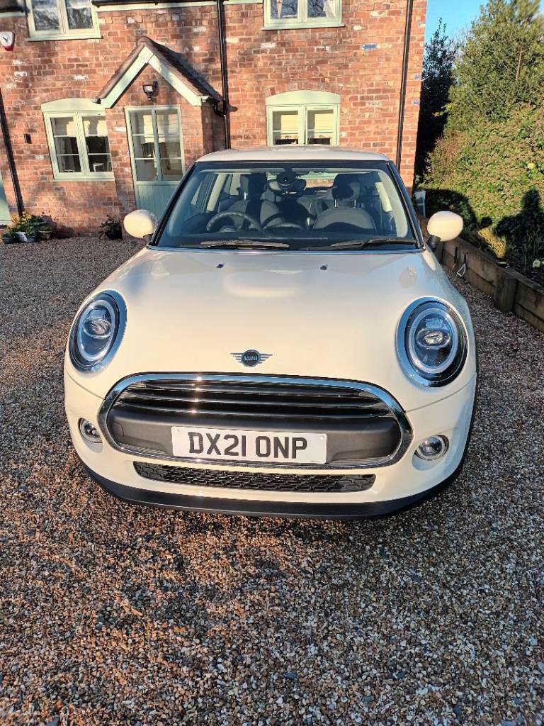 Mini Classic 1495cc Registered 2021 MOT March 2027 14100 Miles 1 previous Lady Owner
