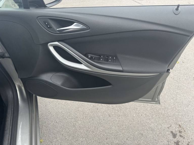 2017 Vauxhall Astra 1.0i Turbo ecoFLEX Design Sports Tourer 5dr Petrol Manual Euro 6 (s/s) (105 E...