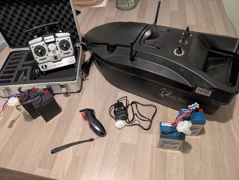 Lake reaper bait boat 