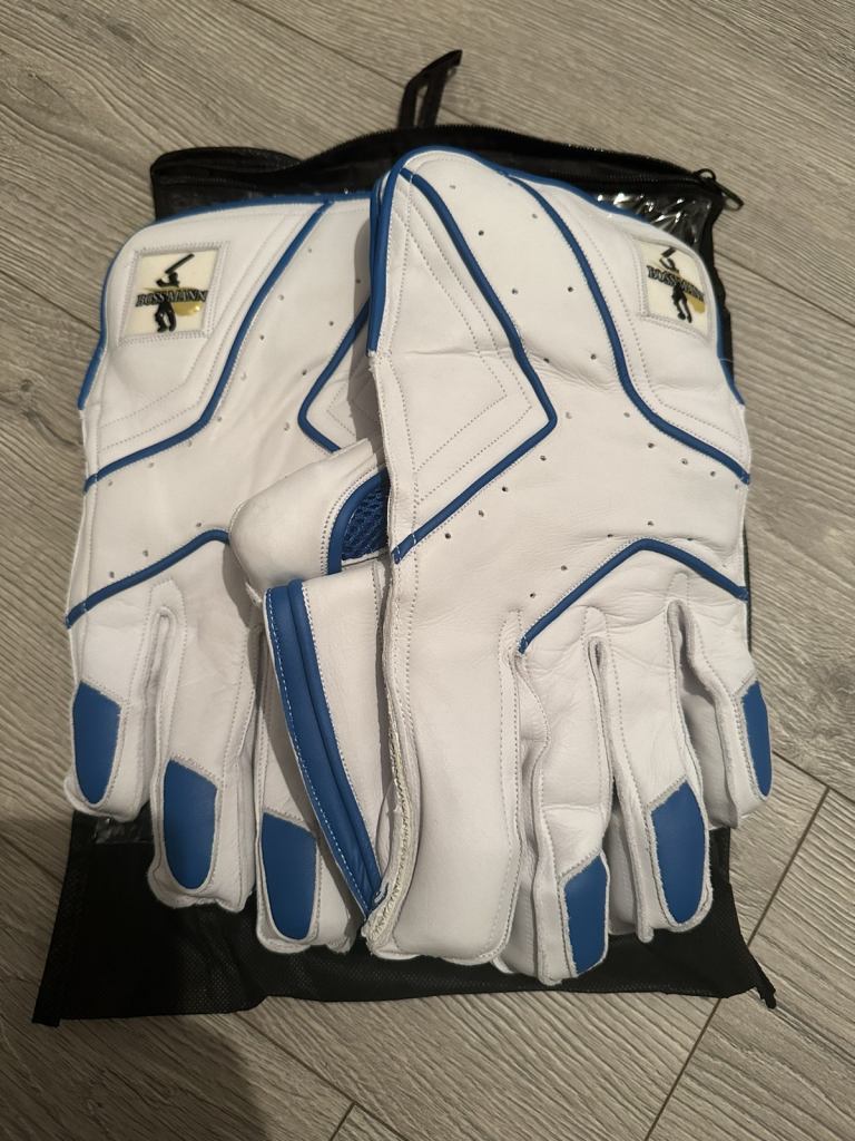 Cricket wicket keeper Leather gloves legend 
