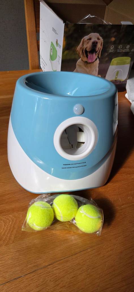 Dog's Automatic Ball Launcher 