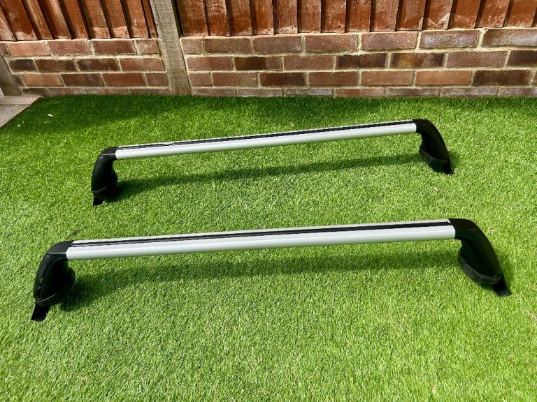 Nissan Pulsar Roof Bars (Genuine Nissan)
