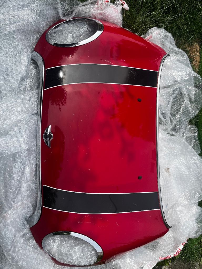 Mini Cooper chilli red bonnet