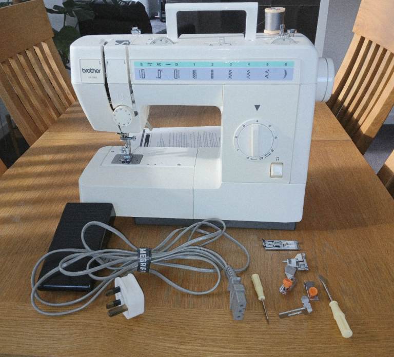 Brother VX-1065 Sewing Machine with Foot Pedal & Accessories