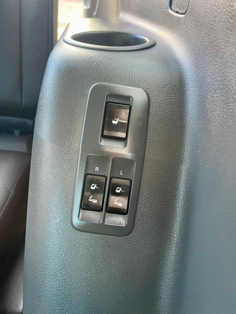 2011 Toyota Land Cruiser FRESH IMPORT 2.7 TX L PACKAGE 4WD AUTO 7 SEATS  SUV Petrol Automatic