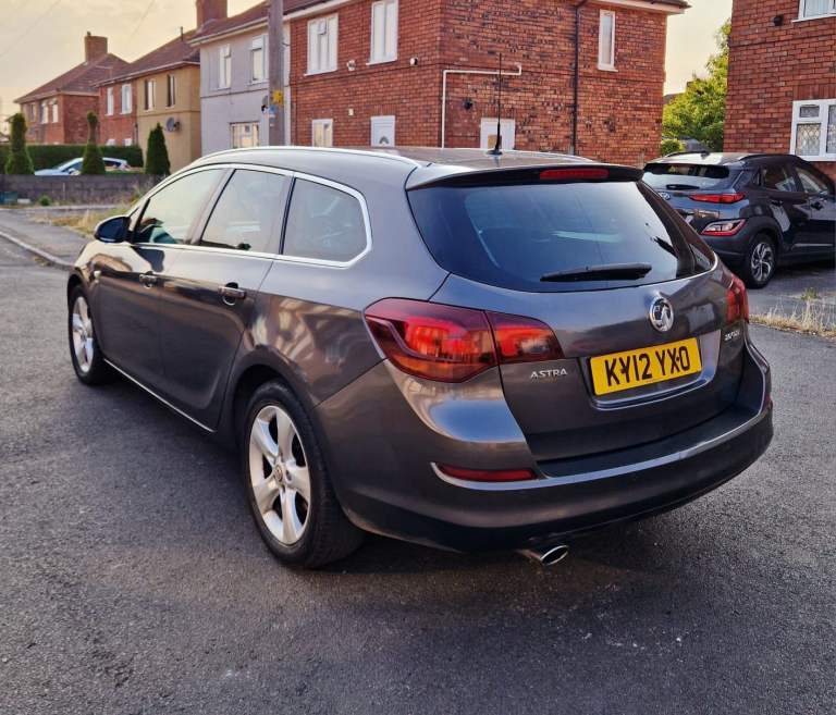 VAUXHALL ASTRA, SRI Estate, 2012, Manual, 1956 (cc), 5 doors