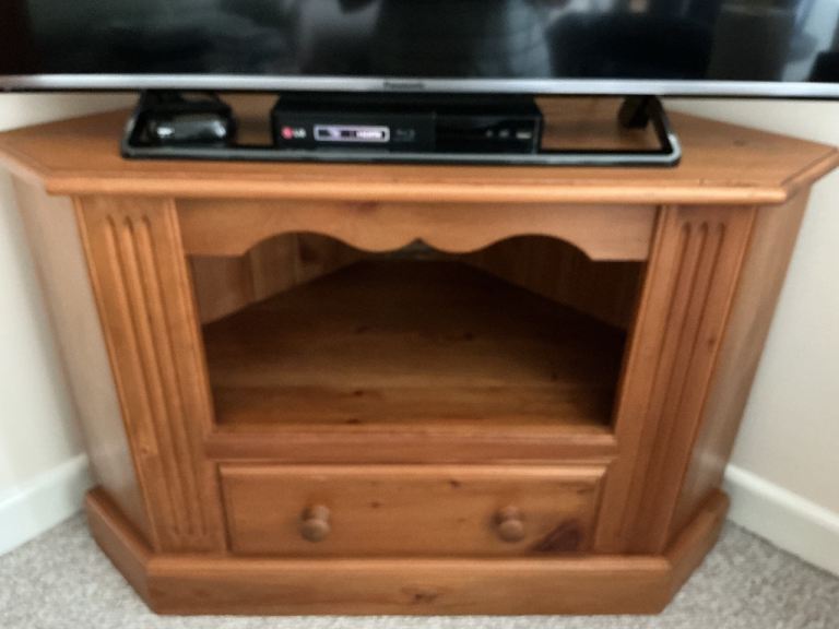 TV Corner Unit Pine