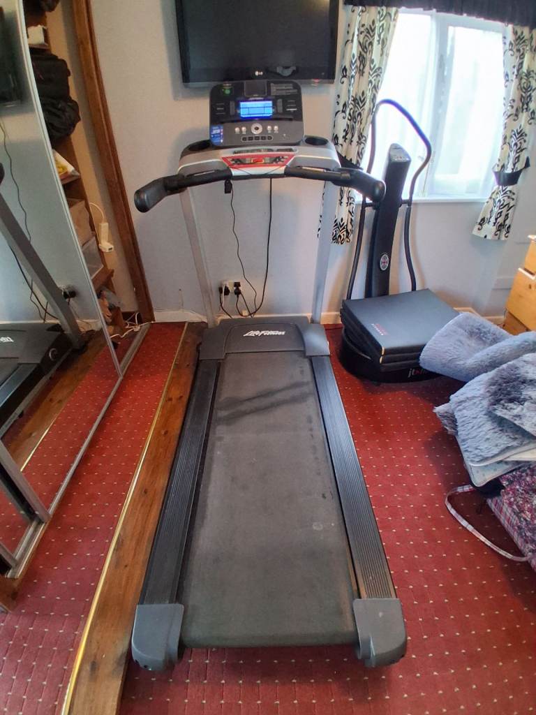 Folding treadmill