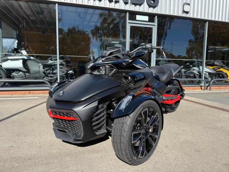 2025 Can-Am Spyder F3s 6 speed semi auto trike in black