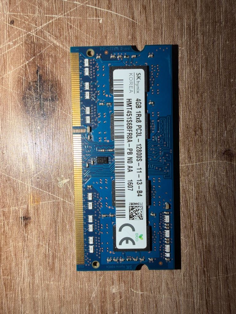 SK Hynix 4GB PC3L-12800S Laptop RAM Module