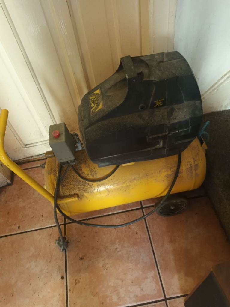 Air compressor 